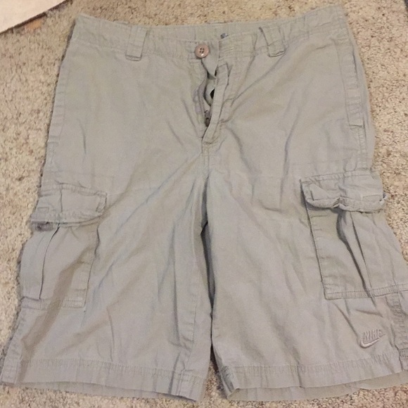 nike sportswear cargo shorts